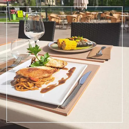 Le Regina Restaurant Hotell